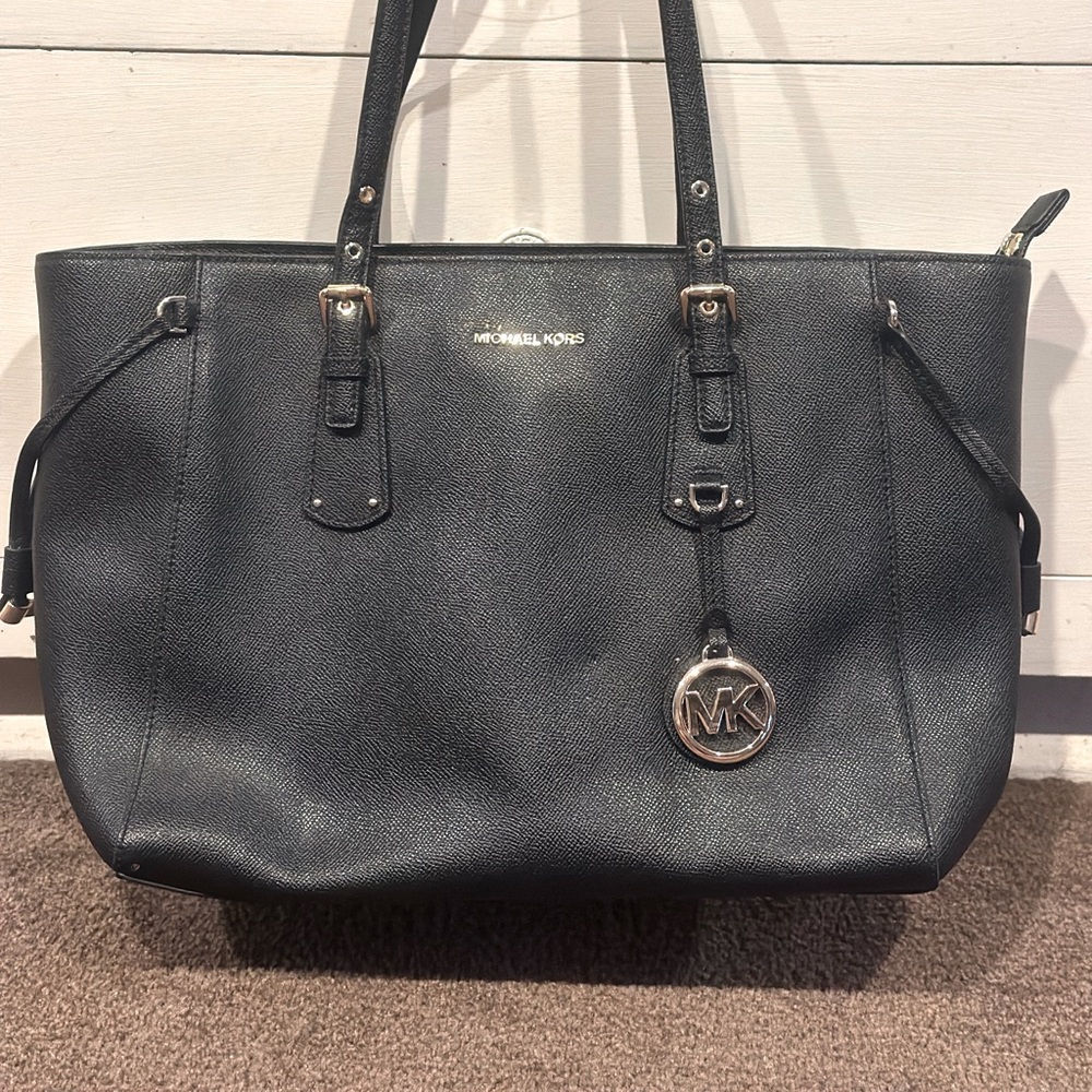 Michael Kors Voyager Tote